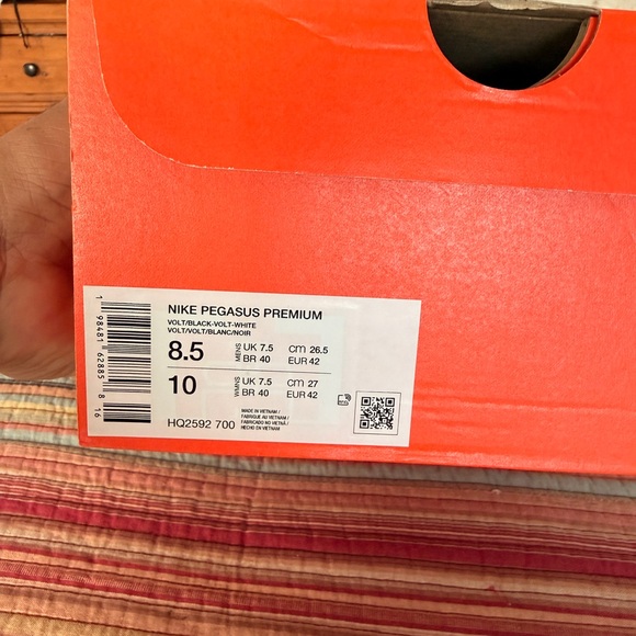 NIKE PEGASUS PREMIUM W Sz 10, M Sz
8.5-Volt